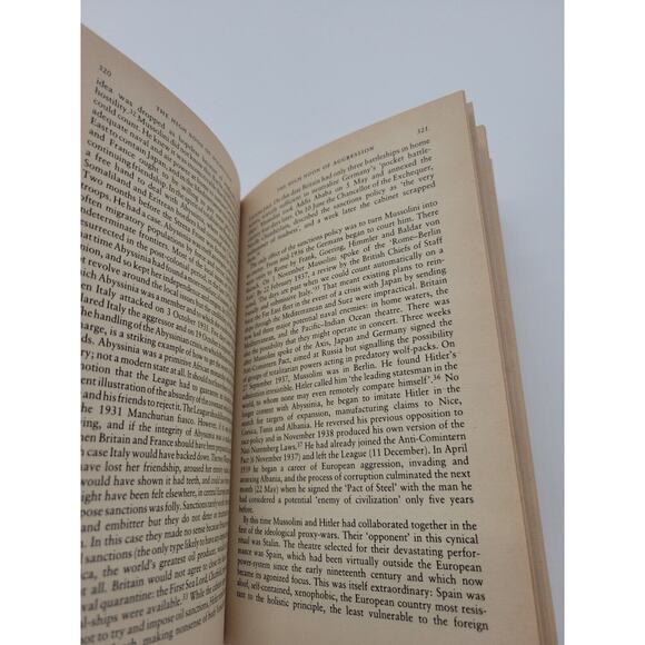 Modern Times: The World from the Twenties to the Eighties; Johnson, Paul 1985 - Picture 6 of 10